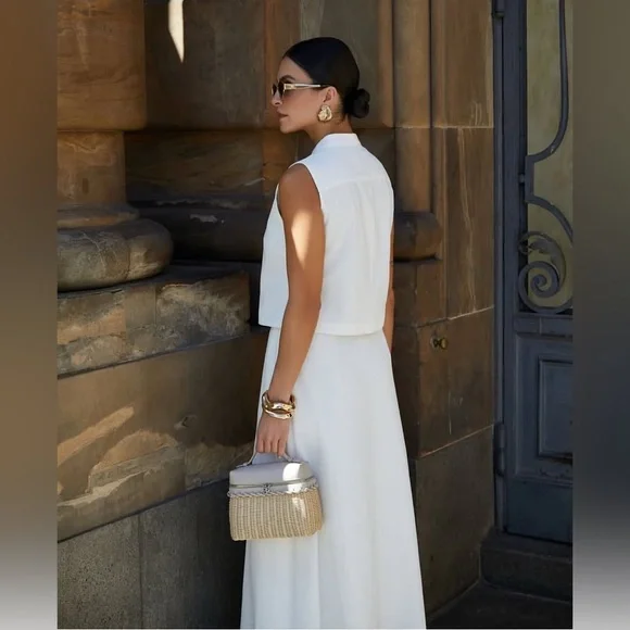 GIGI London Cream Blouse - Picture 2 of 4